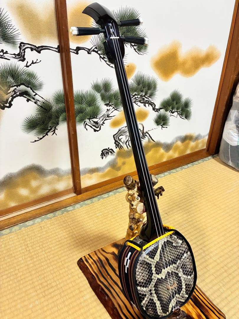 沖縄三線！黒木上質カマゴン！知念大工型！本張り【一枚張り】