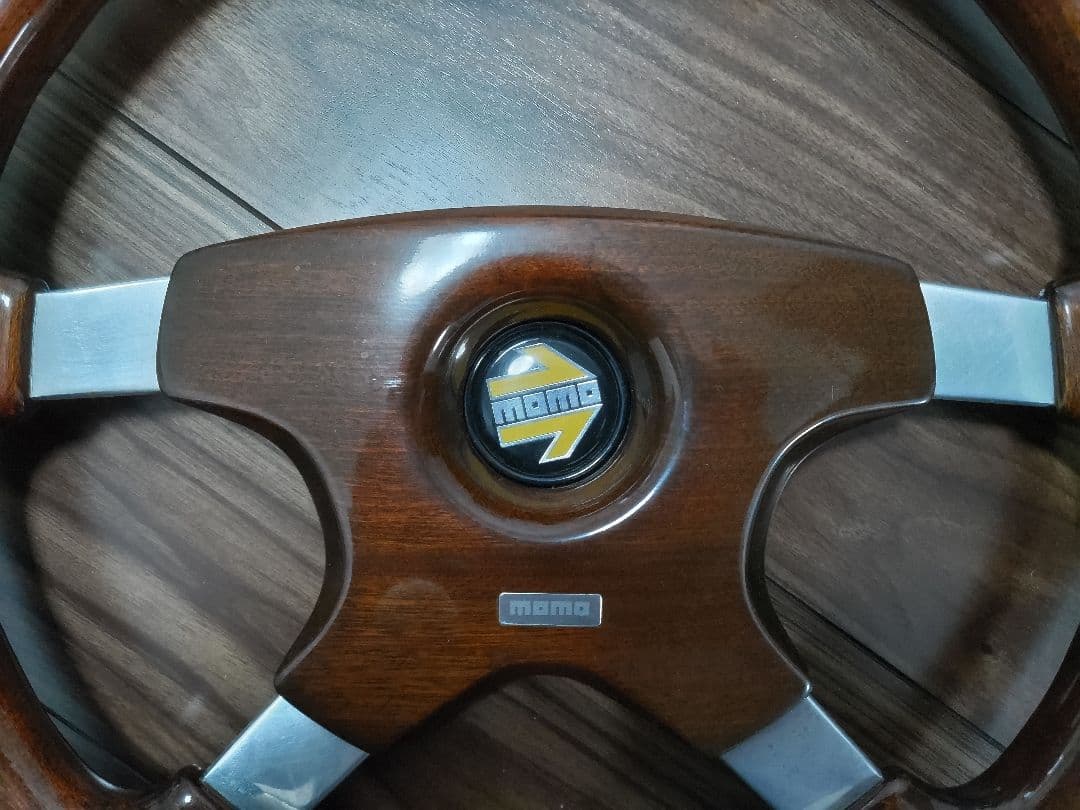 momo ウッドステアリング ASTRA 360mm