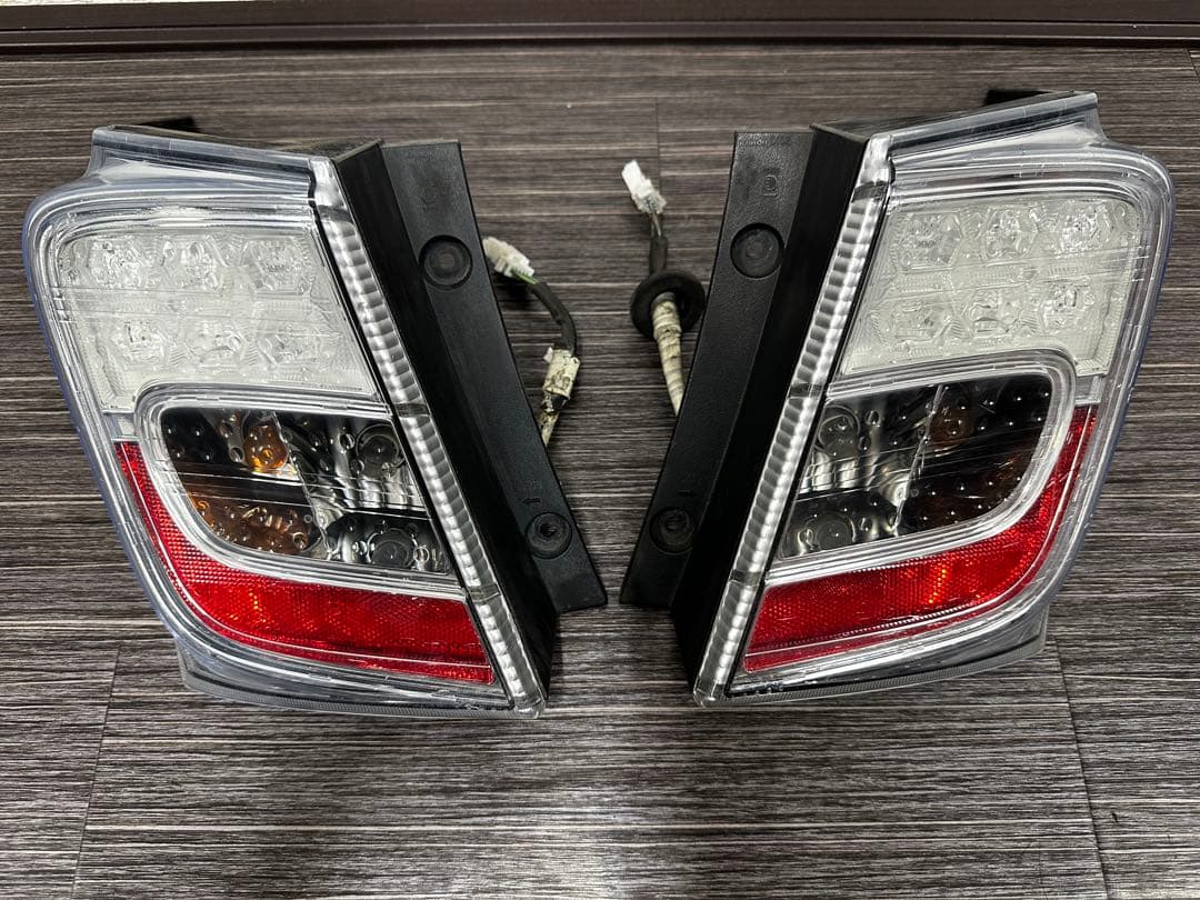 ホンダ フリード GB3/GB4 前期 純正 テールランプ左右セット 点灯確認済