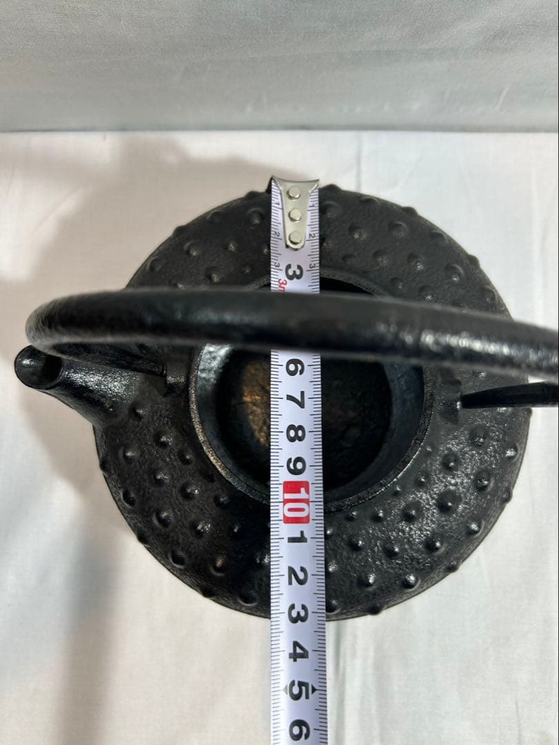 未使用品　南部伝統工芸品　南部匠銘　中アラレ　南部鉄瓶　南部鉄器　鉄瓶