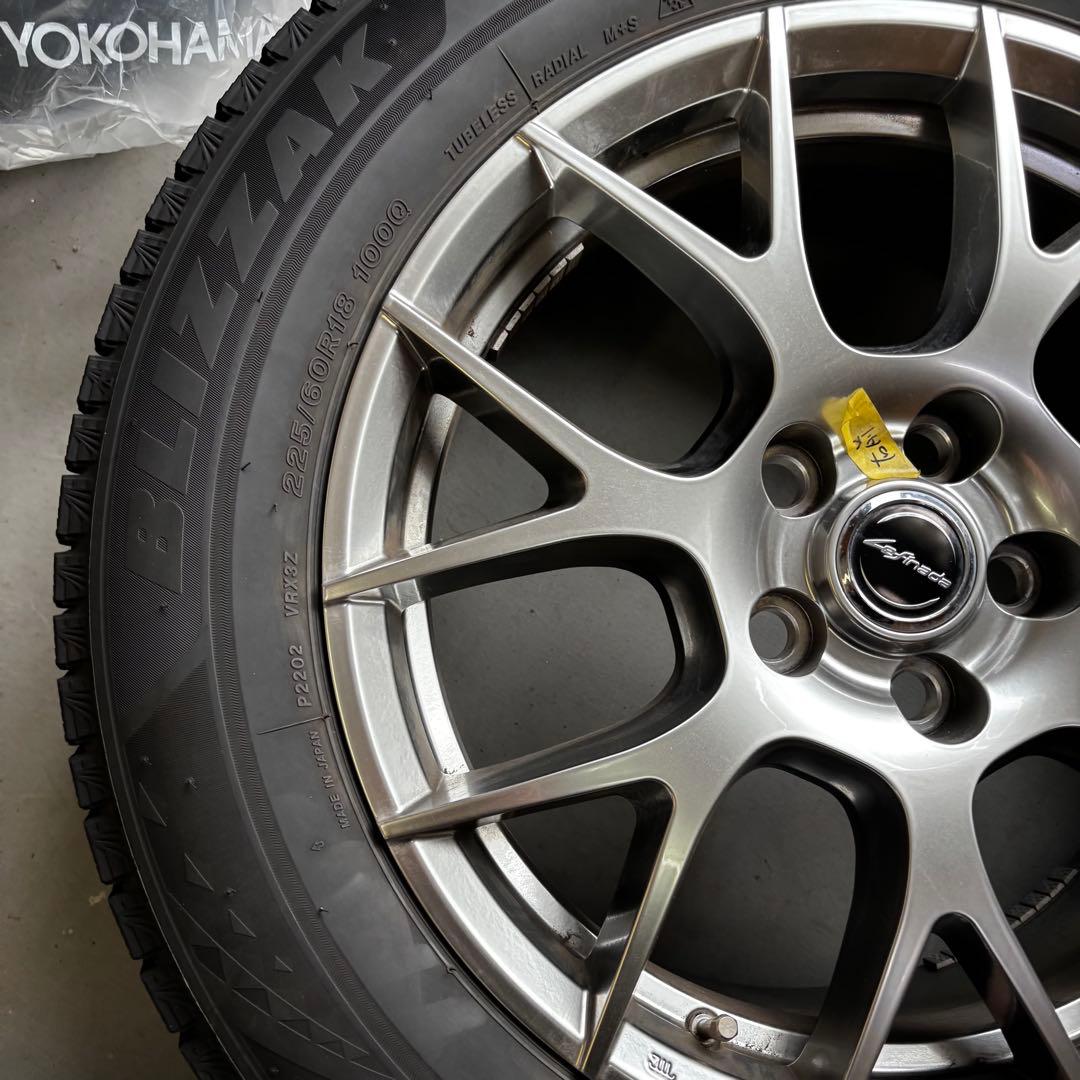 BRIDGESTONE BLIZZAK 225/60R18 レフィナーダ