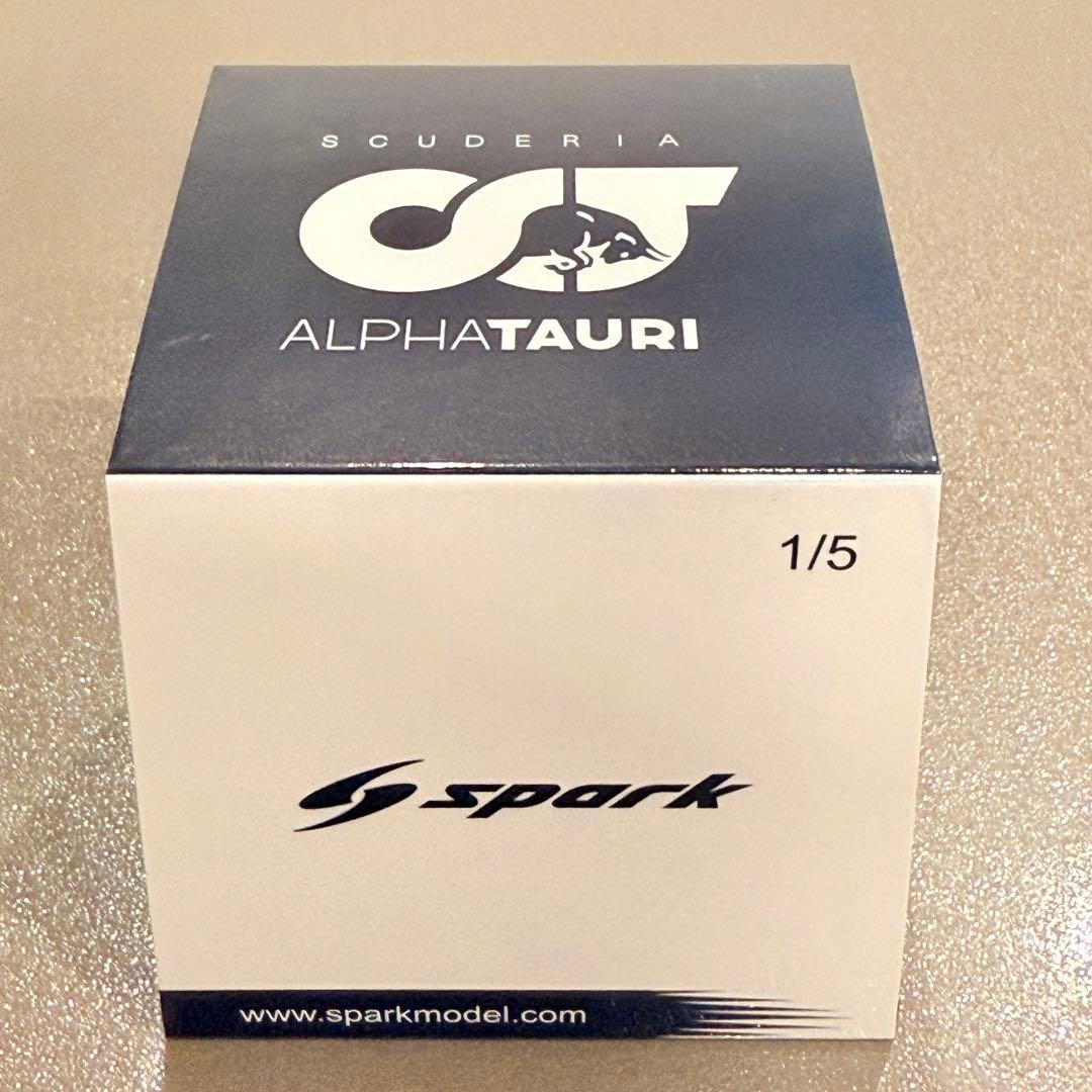 【ケース未開封】スパーク 1/5 ヘルメット 角田裕毅 2023 アルファタウリ