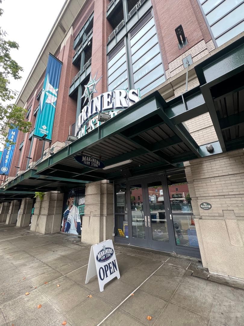 イチロー シアトルマリナーズ 殿堂入り　限定記念Tシャツ&キャップ　セット