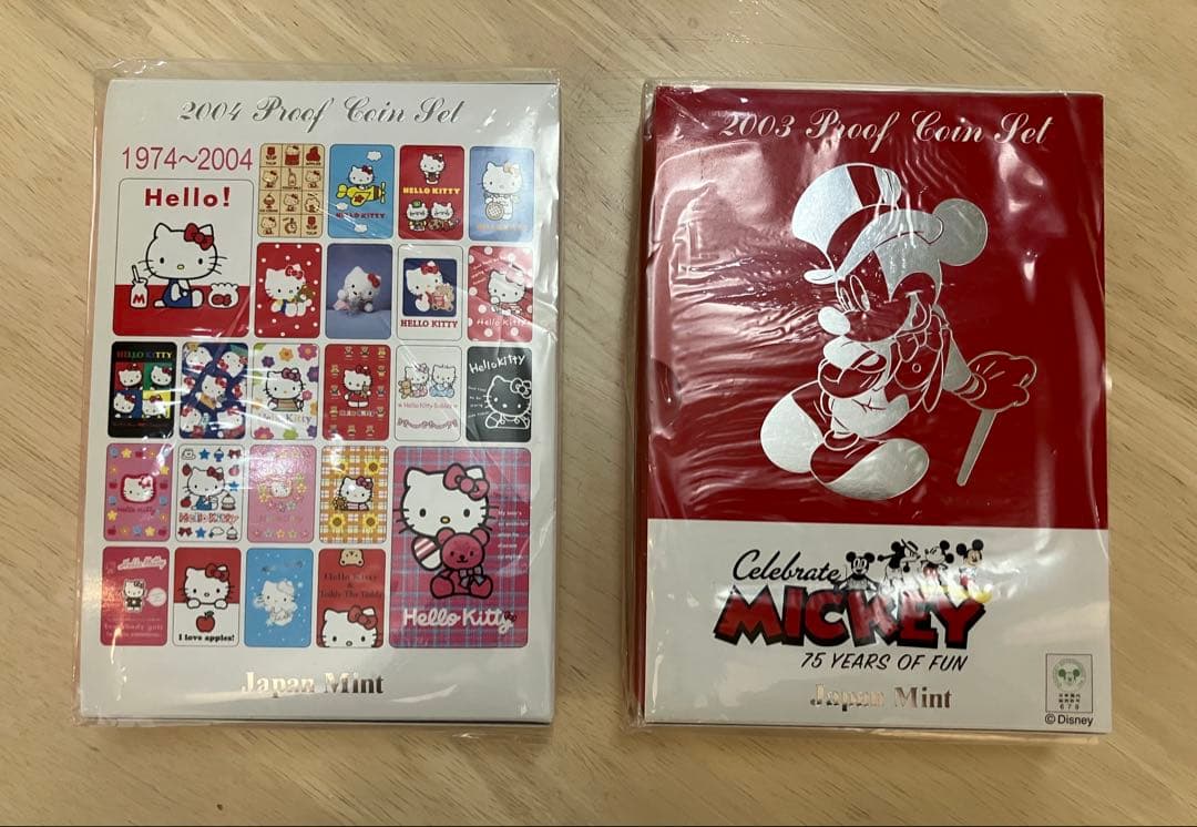 ハローキティ2004プルーフ貨幣セット ミッキーマウス2003プルーフ貨幣セット