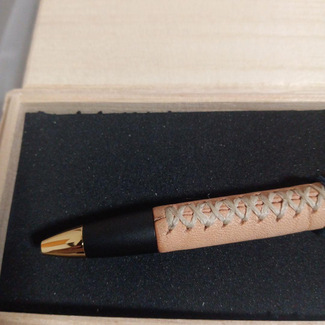 【新品未使用】革軸ペン　シックザール　ボールペン　特上ヌメ革　ナチュラル　節目模