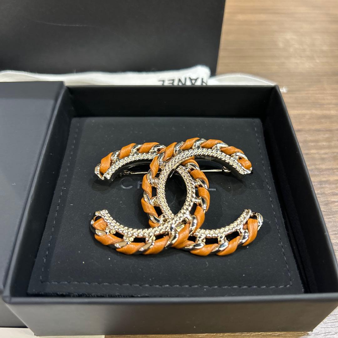 CHANEL CCロゴブローチ
