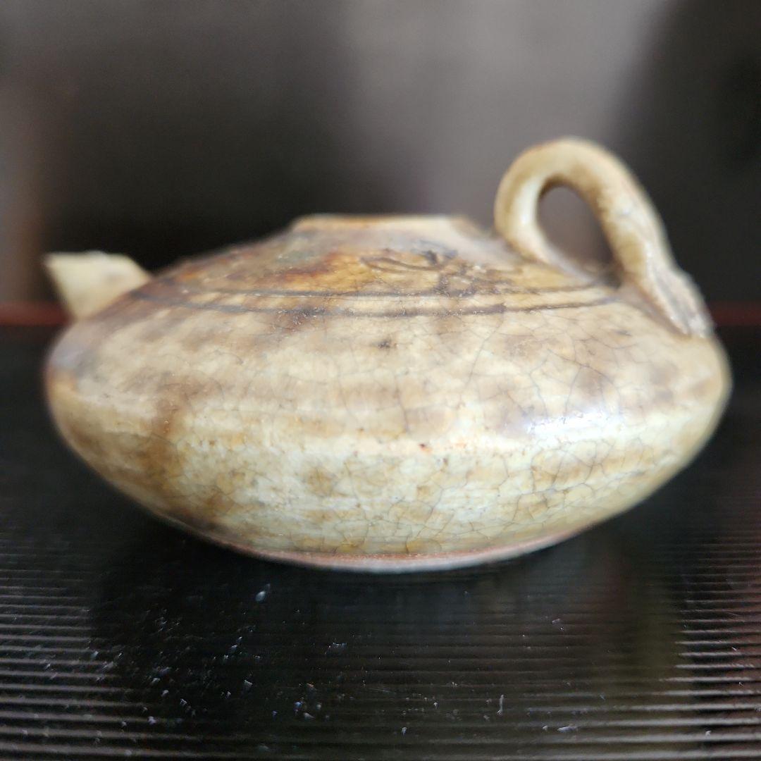 古瀬戸自然灰秞下陰花文水滴