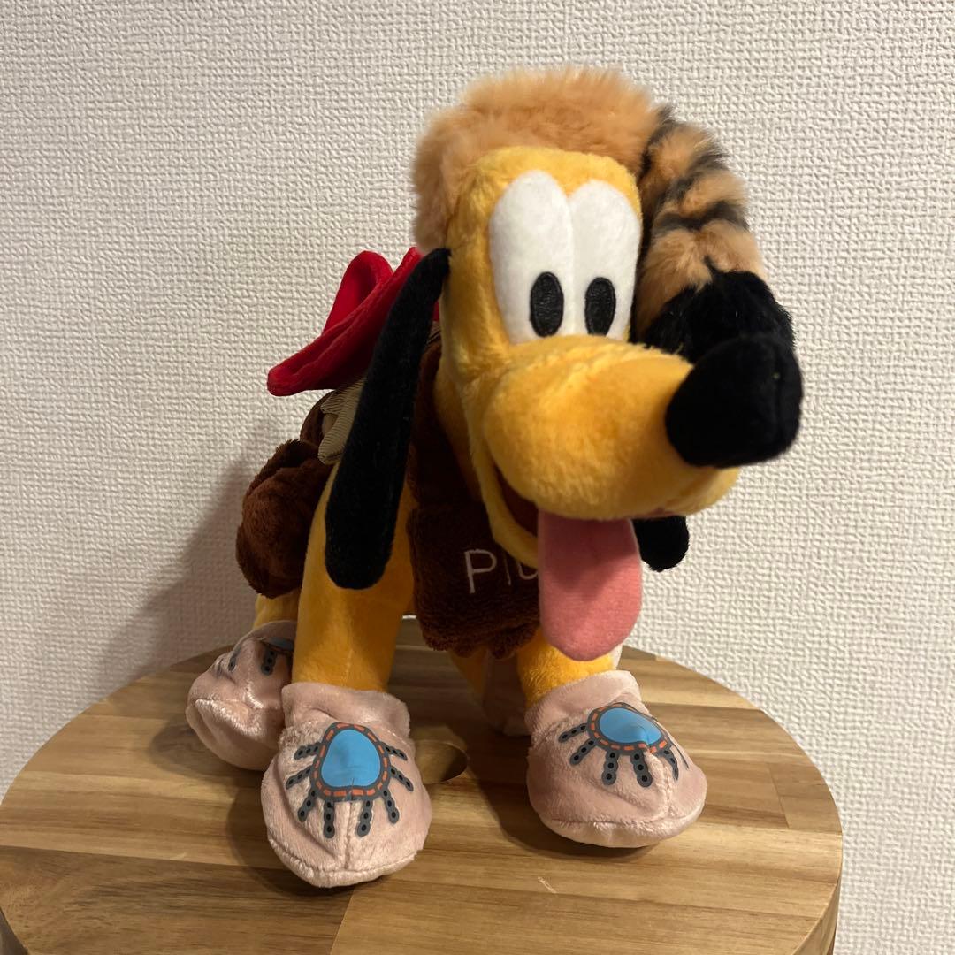 ディズニー　海外　パーク　プルート　ぬいぐるみ