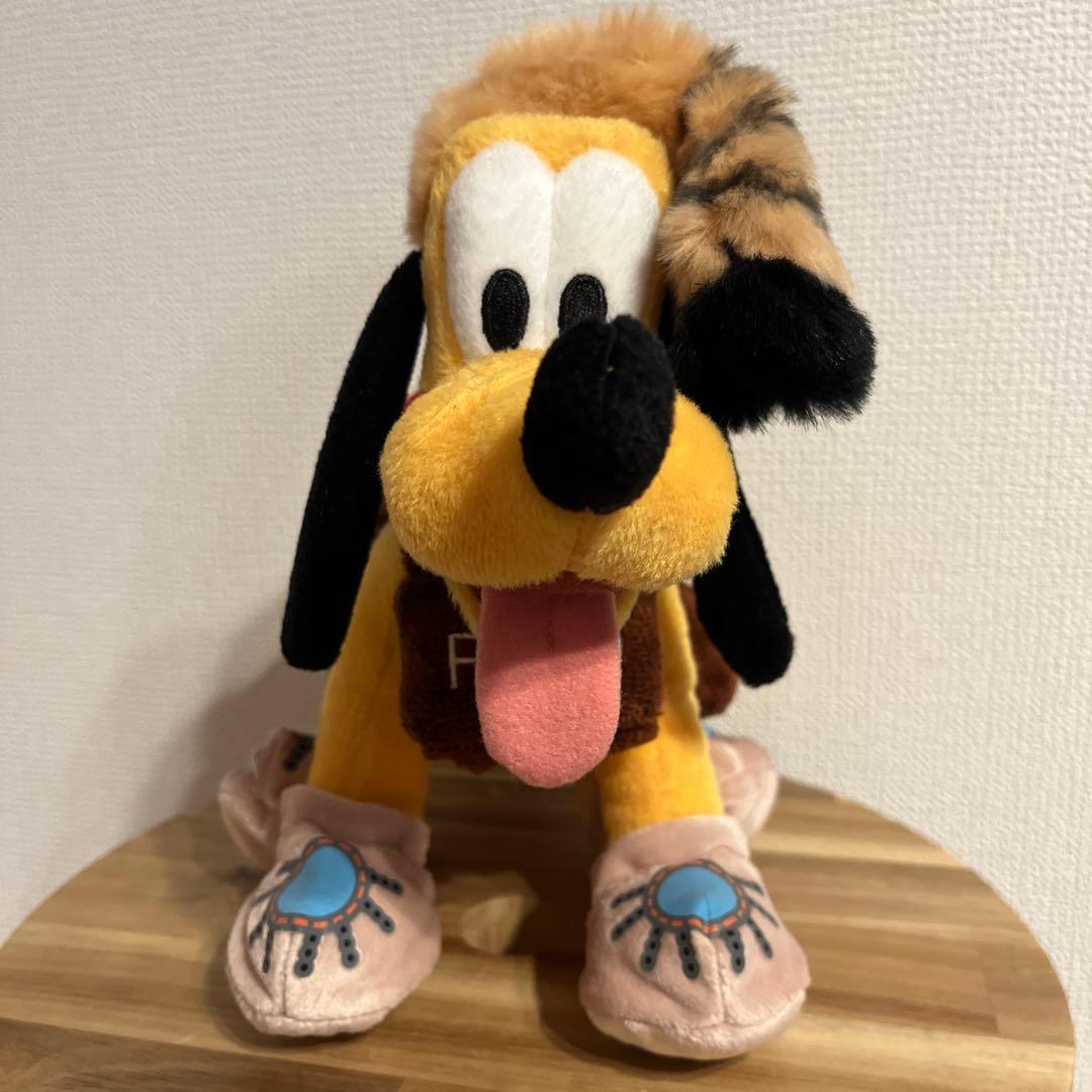 ディズニー　海外　パーク　プルート　ぬいぐるみ