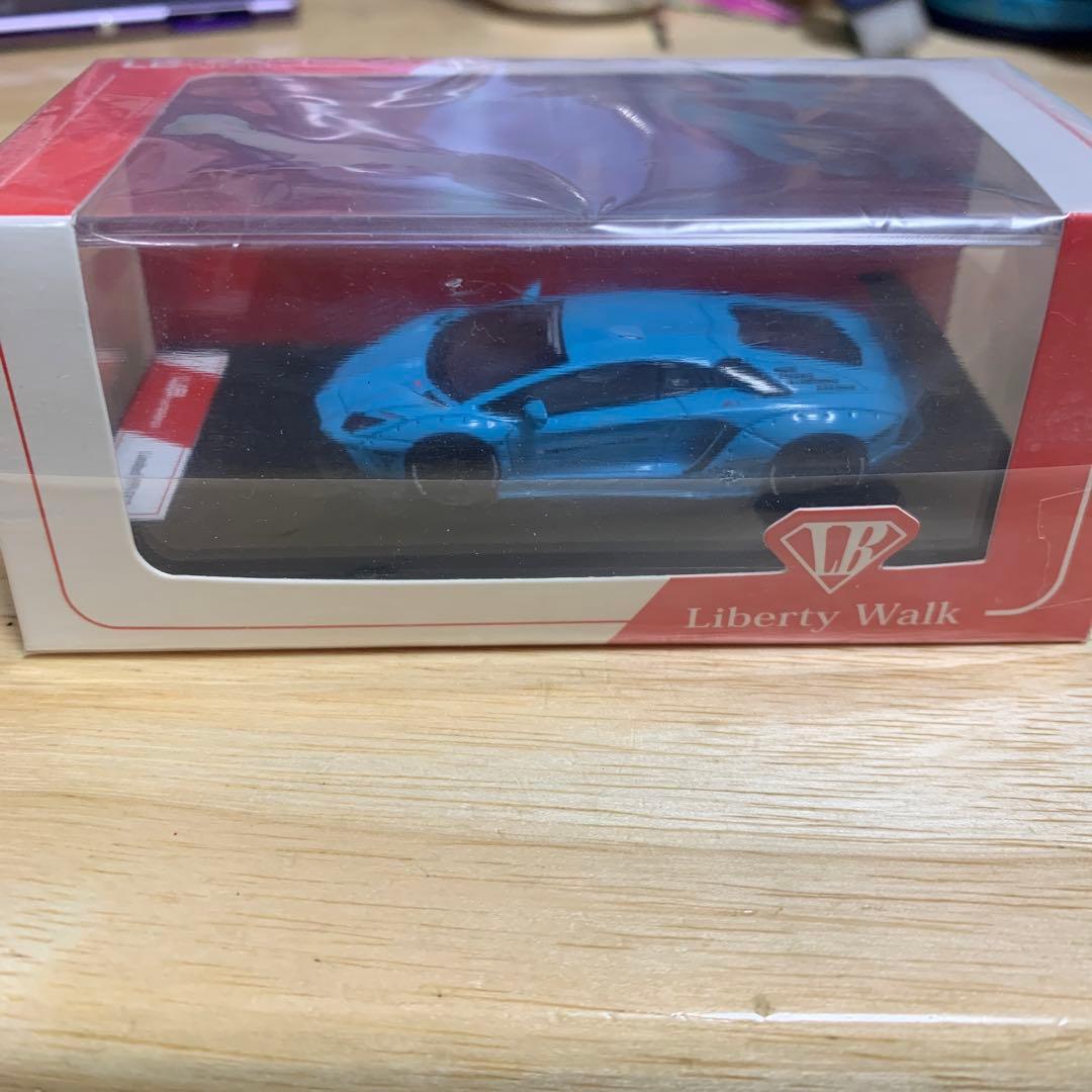 リバティーウォーク　1/64 ミニカー　アヴェンタドール　水色