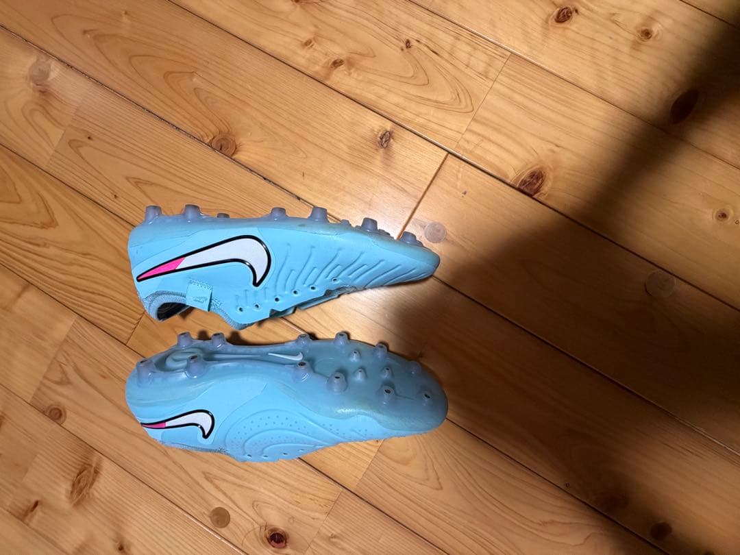 サッカースパイク　ティエンポ10elite