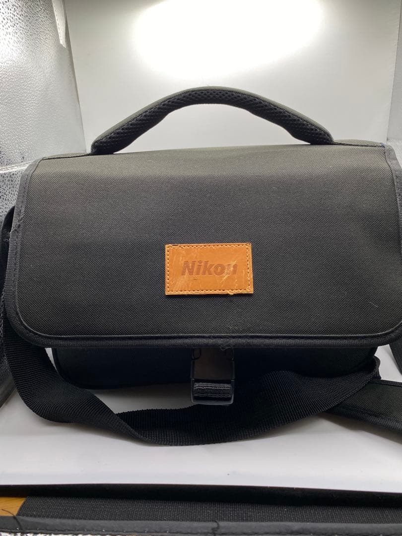 Nikon D7200 一眼レフと、便利な レンズ2本＋三脚＋バッグセット