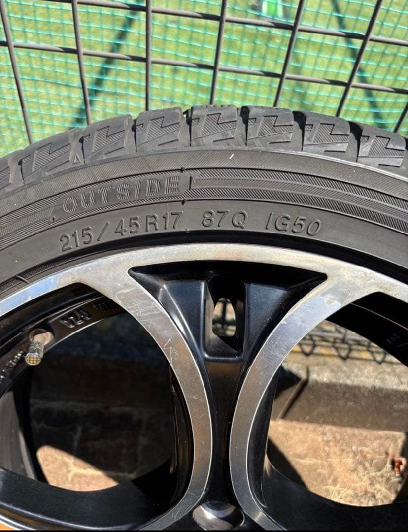 【中古】１７インチスタッドレスタイヤ ホイール４本セット（215/45R17）