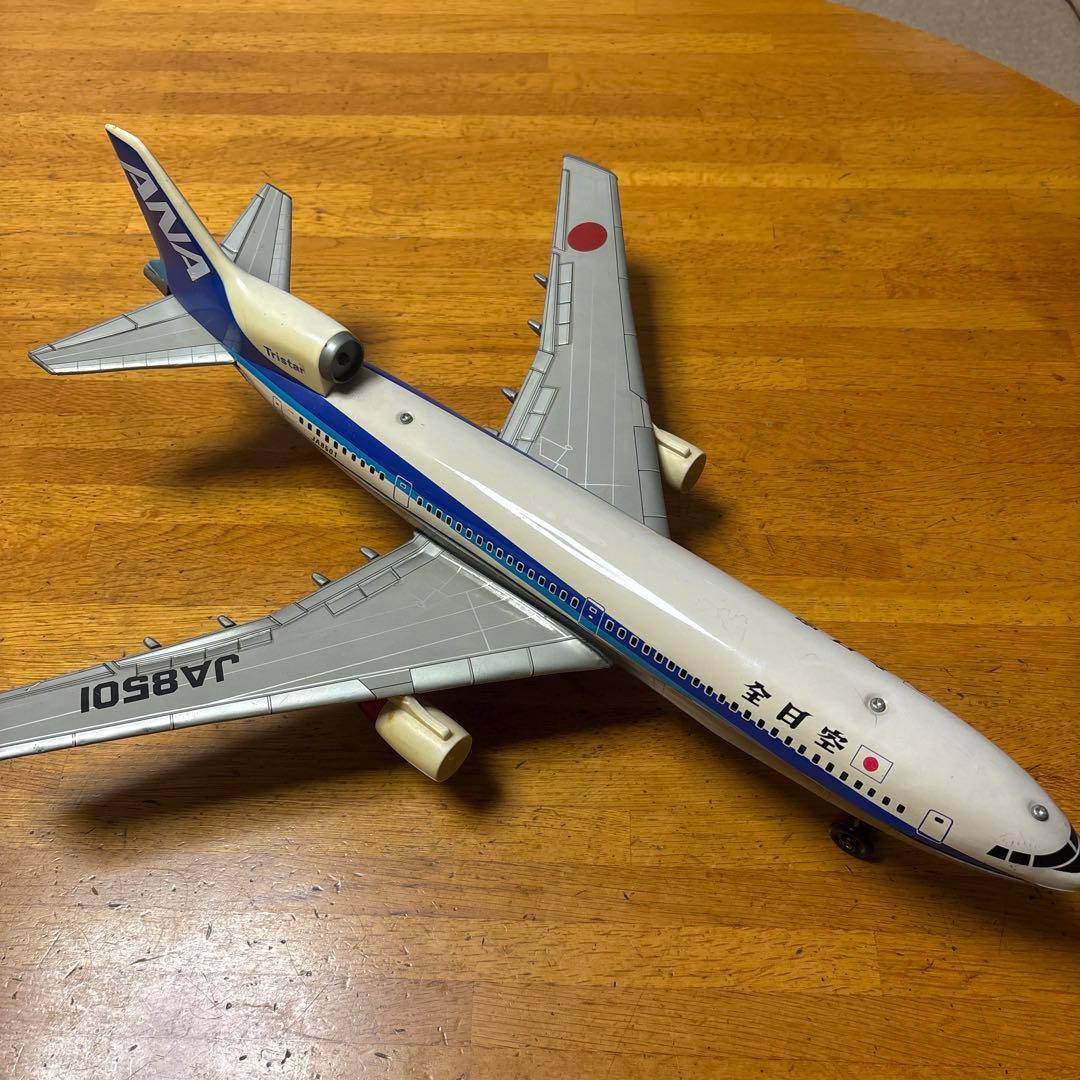 ANA 全日空　航空機　アルミ　モデル　JA8581
