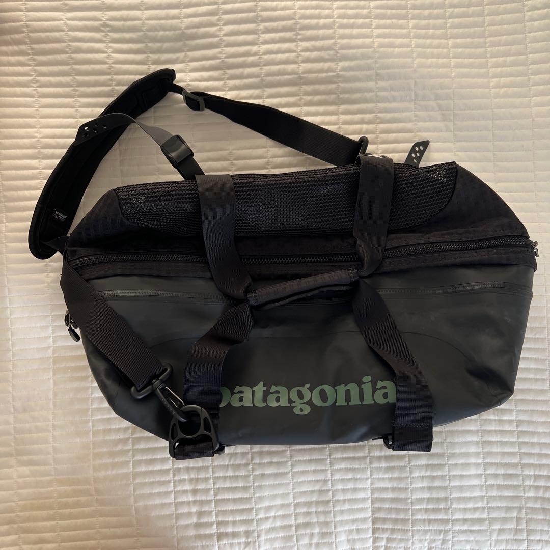 Patagonia ブラック ダッフルバッグ 防水