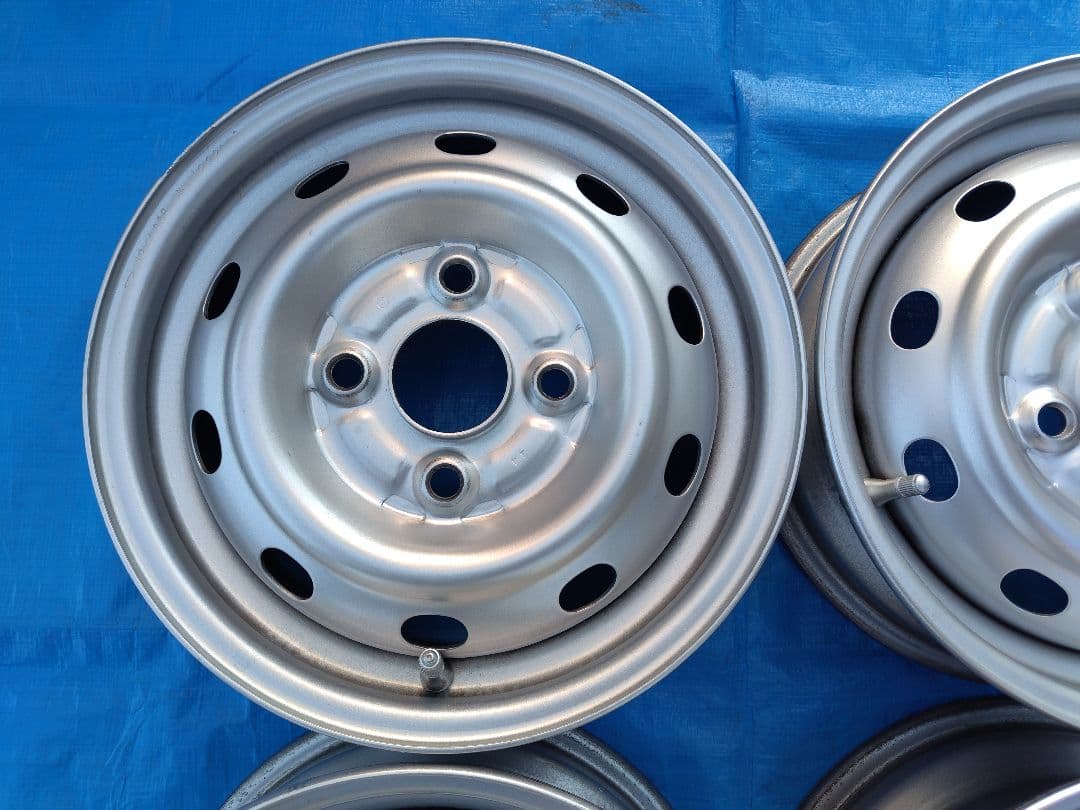 Ⓑ145R12・LT【1/2】軽トラ用スタッドレス・鉄ホイール付、２本分割