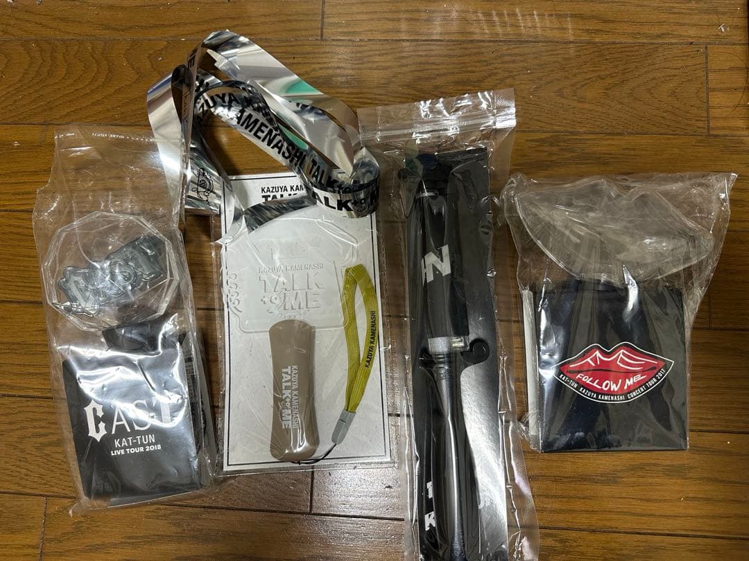 ペンライト4種類 とTALK to ME 銀テ2本