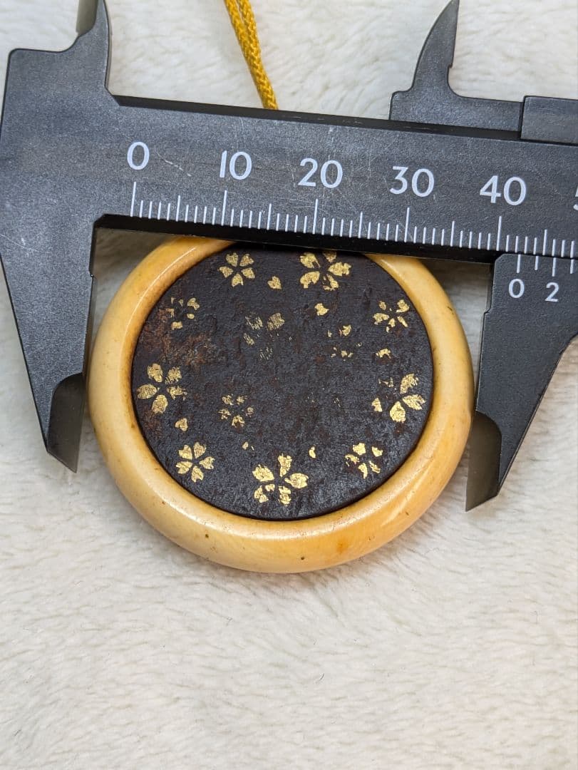 骨董　提げ物　根付　饅頭根付　根付け　金象嵌　桜吹雪　古玩　印籠