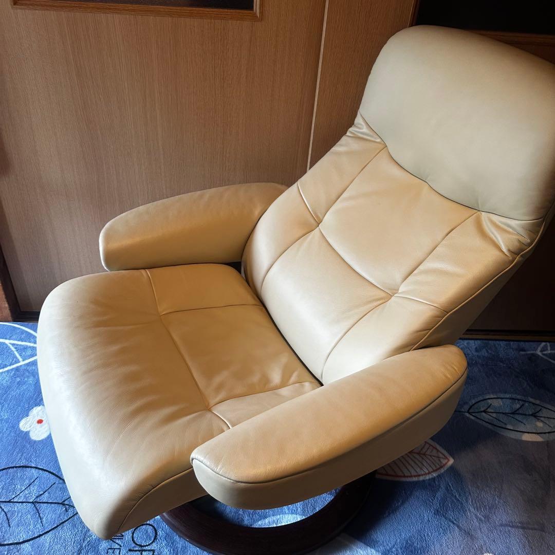 シモンズ正規品　リクライニングチェア　215Rベースチェア　バニラ色