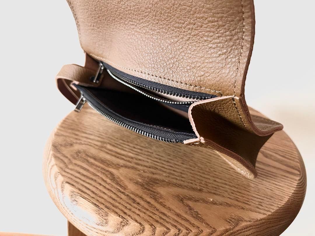 2024 代官山店限定 マーガレットハウエルレザーショルダーバッグ 2.4万