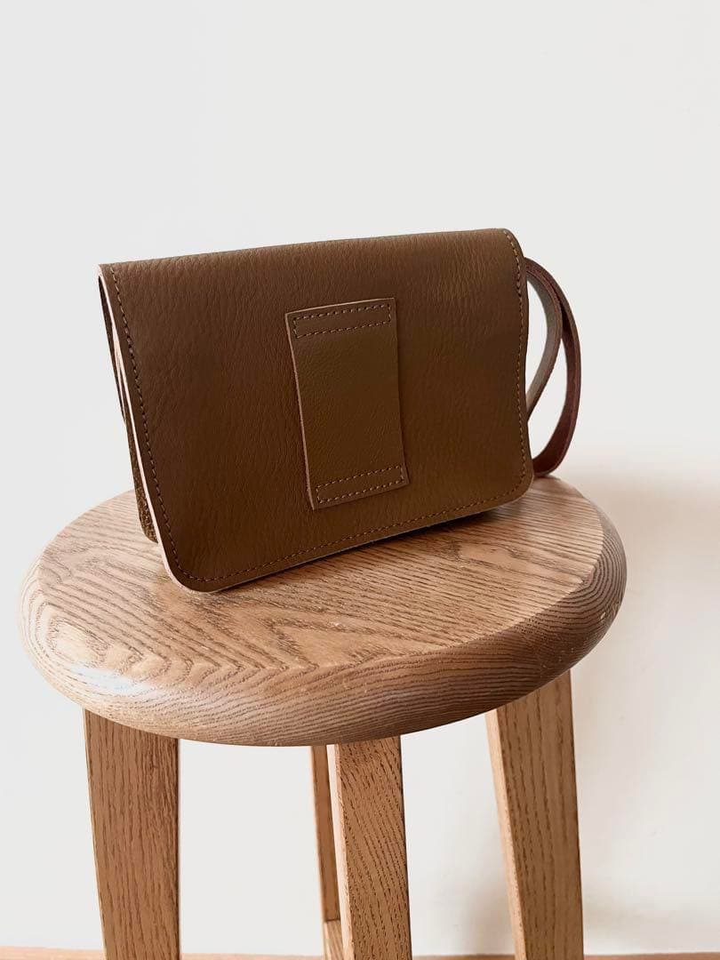 2024 代官山店限定 マーガレットハウエルレザーショルダーバッグ 2.4万