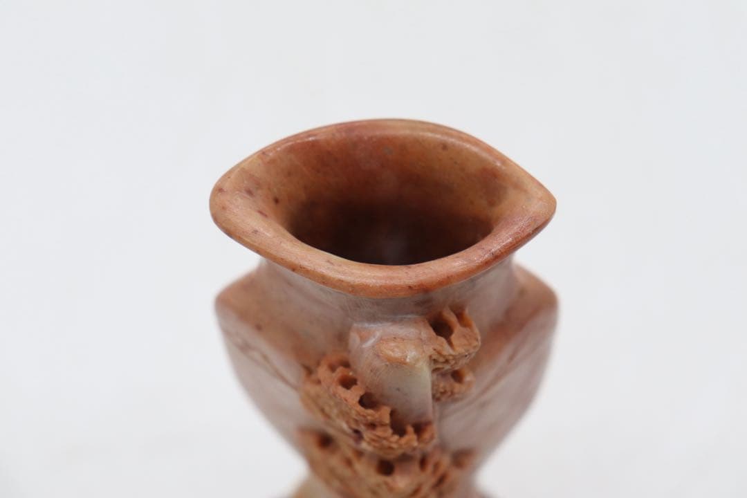 中国　寿山石　花瓶　浮き彫り山水楼閣　送料込み250510