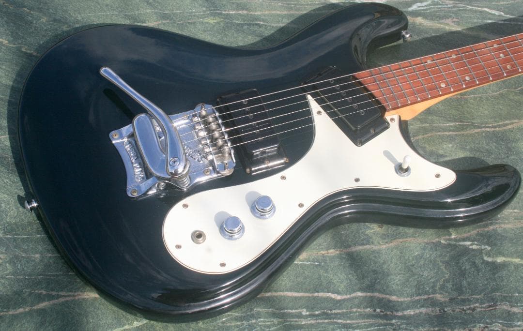 全音Morales ZES-300 “Ventures” 60年代＋ハードケース