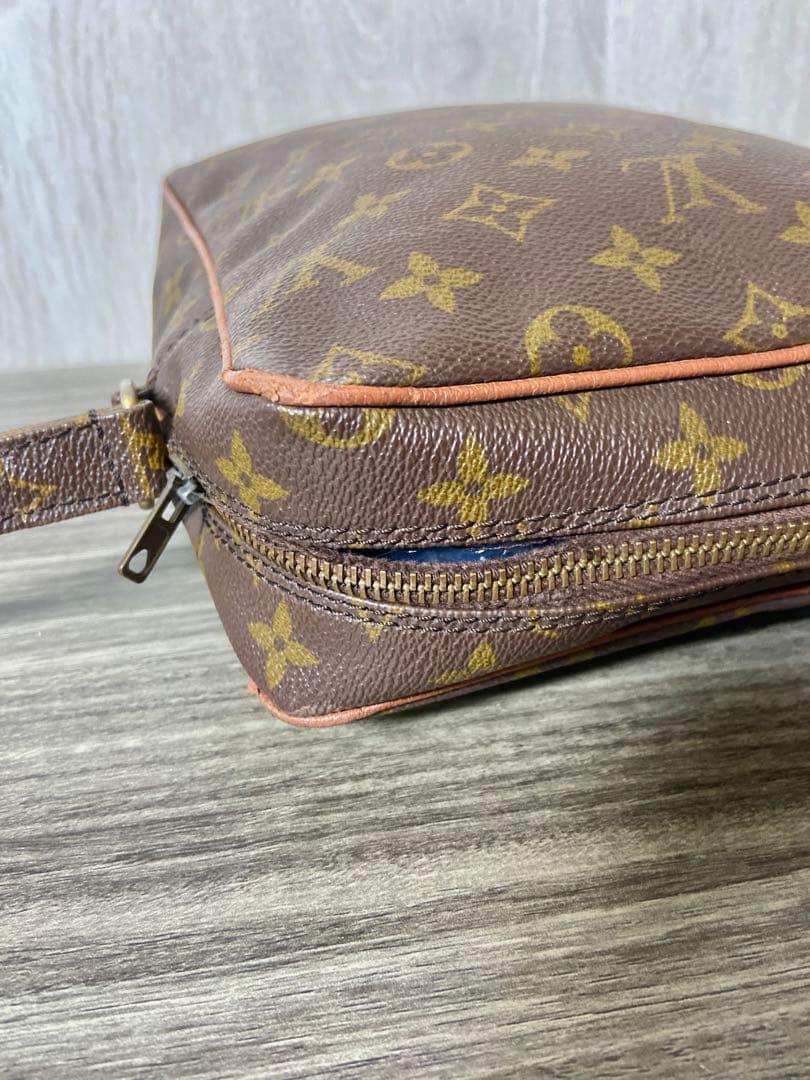 ルイヴィトン　ショルダーバッグ　モノグラム　プチマルソー　レザー　肩掛け