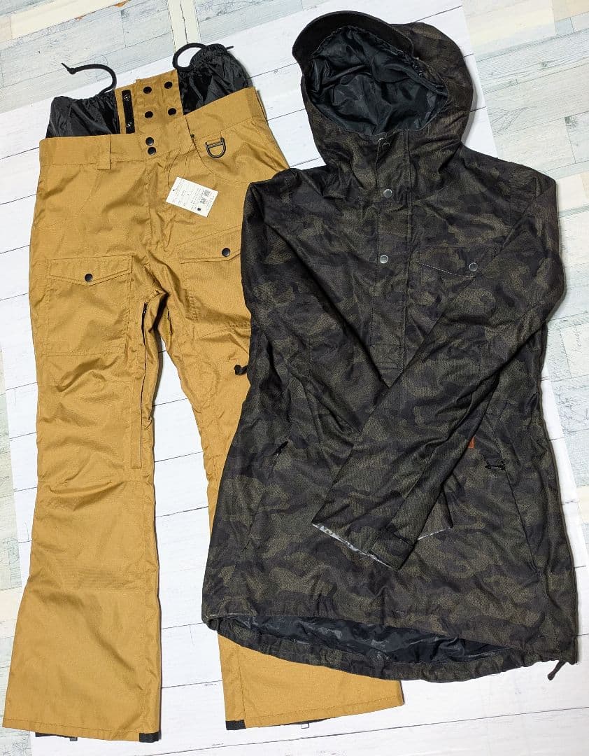 VOLCOM,HIMM スノボードスノボースキーウェア　サイズM メンズ