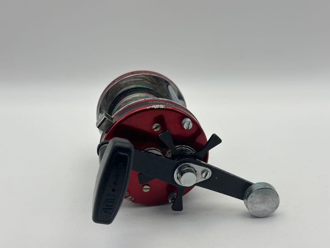 アンバサダー　7000 赤 ベイトリール 赤 325ヤード