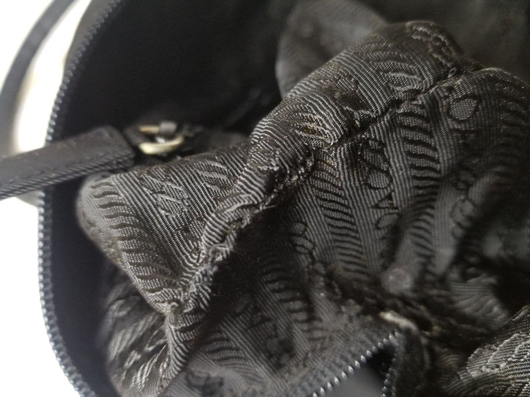 プラダ テスート ブラックナイロン ハンドバッグ/トートバッグ、レディース、