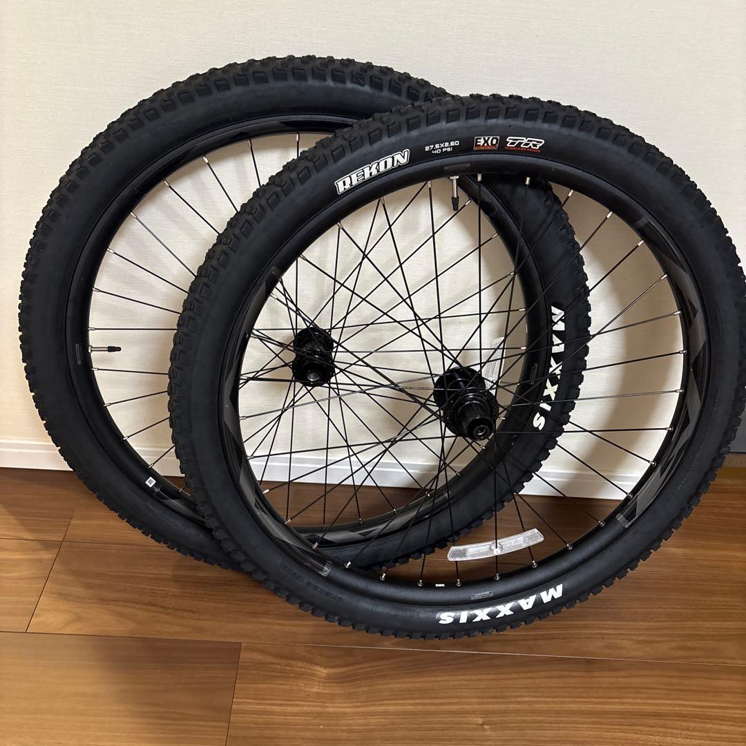 ジャイアント　Eファゾム　2023 純正品　タイヤ