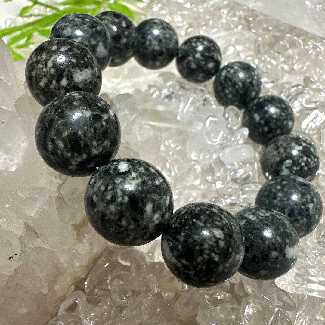 遠野の大地に眠っていた霊石　14mmの珠が龍神のエネルギーと調和し高波動へ導く