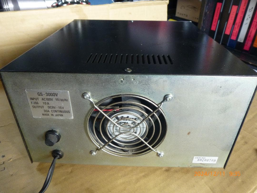 最安販売中　DIAMOND　30Aの大容量　巨大トランス安定化電源