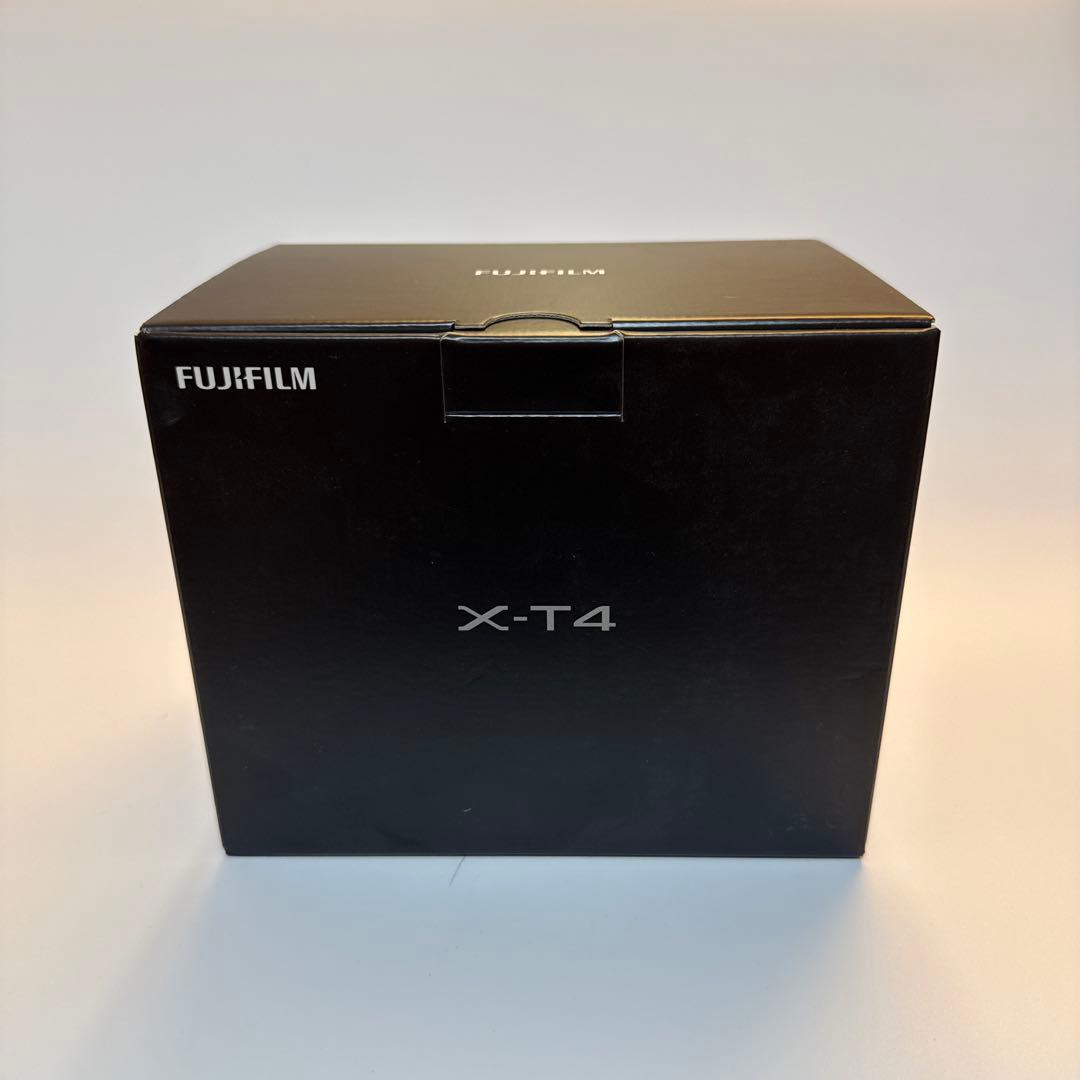 【極美品】FUJIFILM X-T4 ボディ [ブラック] ＋純正バッテリー2個