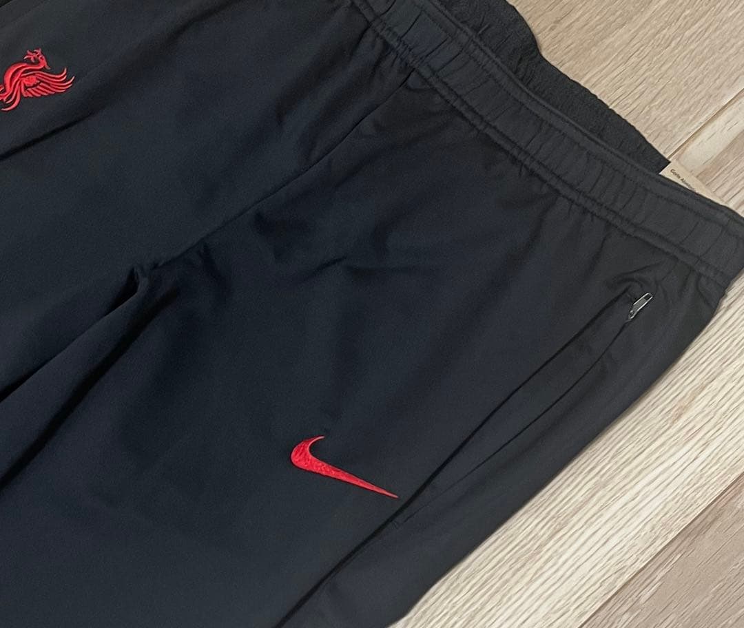 NIKE リバプール　Liverpool トラックパンツ　トレーニングパンツ