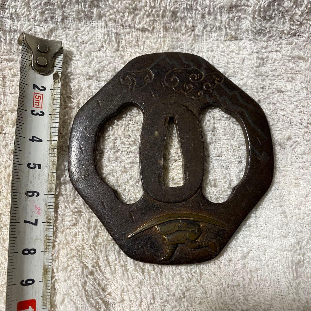 B-18 鍔　つば　木箱付き　武具　刀装具　鉄製　装飾品　日本刀　美術品　工芸品