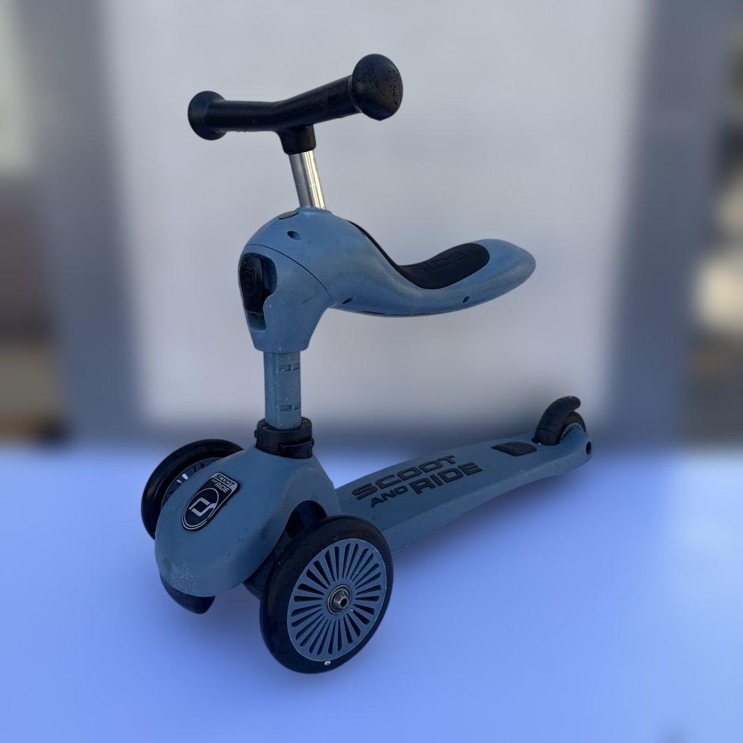 SCOOT AND RIDE 三輪車 ブルー　変形できるタイプ