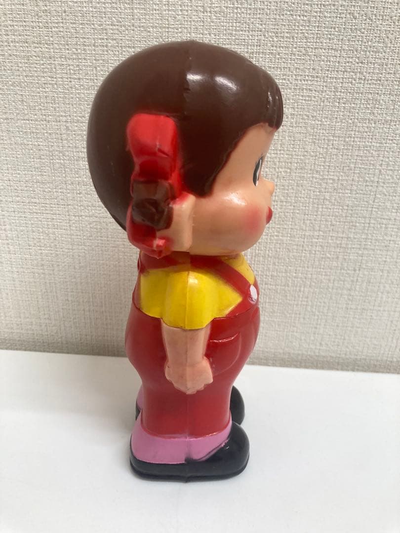 不二家クリスマスセール菓子詰合せペコちゃん型容器箱付