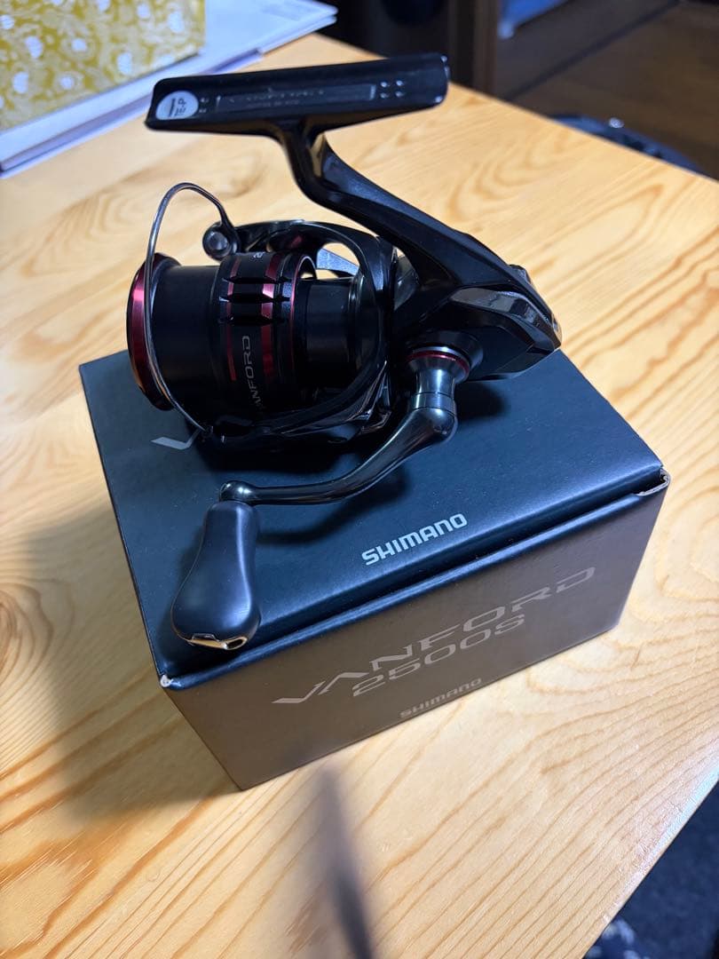 太陽20ヴァンフォード2500S スピニングリール