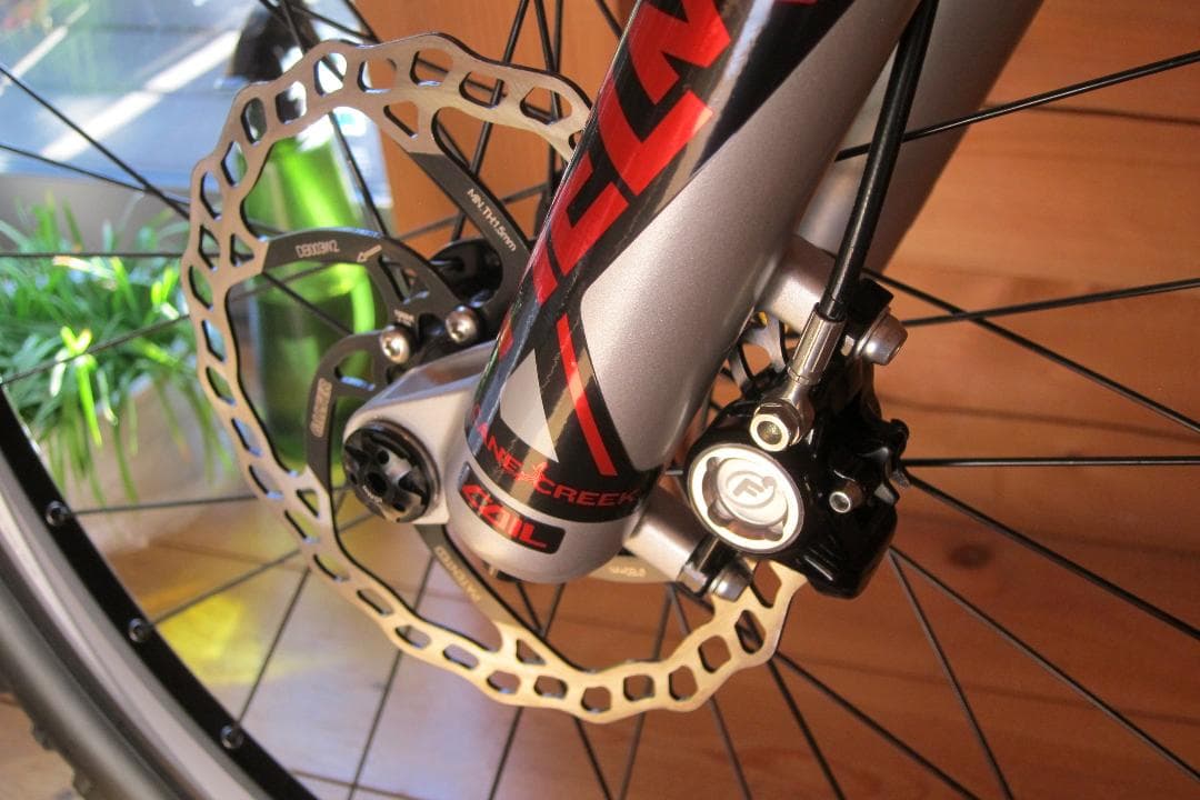 Intense Tazer HT ダートジャンプ／ストリートカスタム