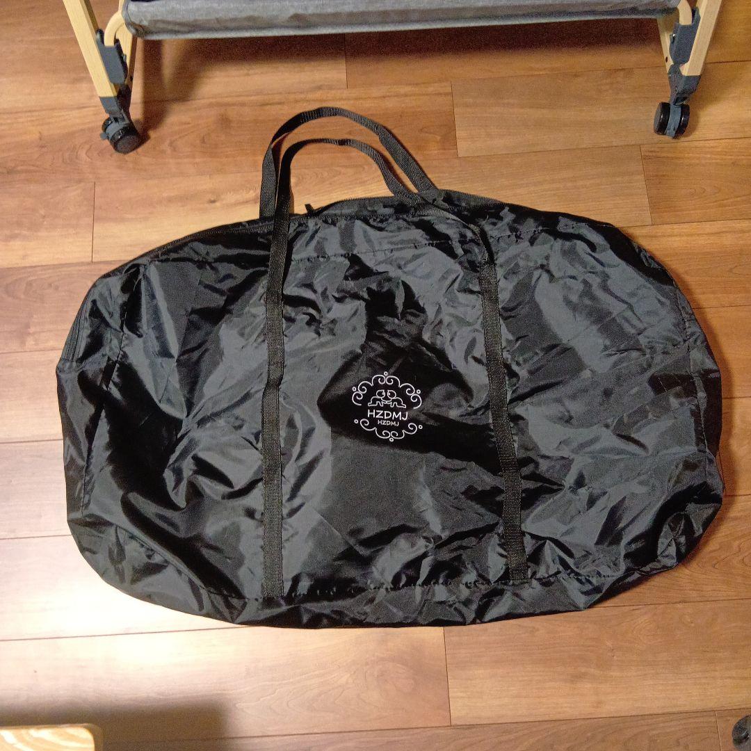 (更に、大幅値下げ)グレーの折りたたみベビーベッド