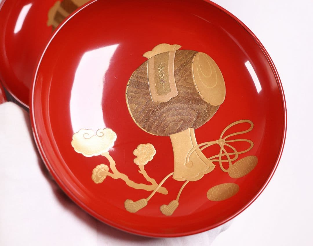 【CM361】輪島塗 宝尽くし金蒔絵 朱塗椀 三客 小槌 軍配 霊芝 木製漆器