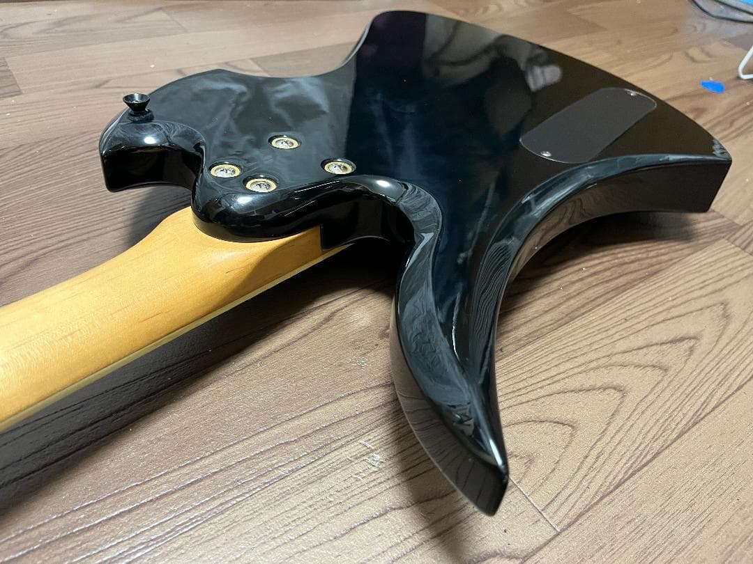 B.C.RICH モッキンバード ギター シースルーブラックサンバースト　虎目