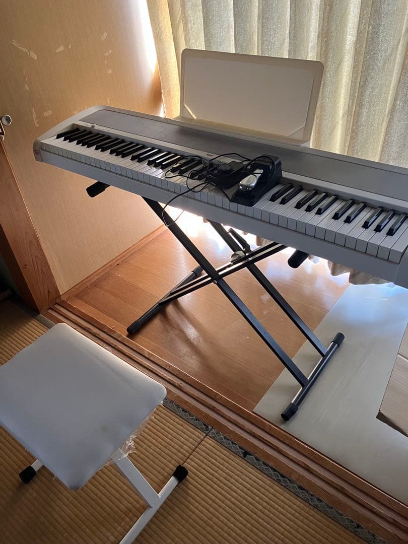 KORG ホワイト　B1 DIGITAL PIANO デジタルピアノ