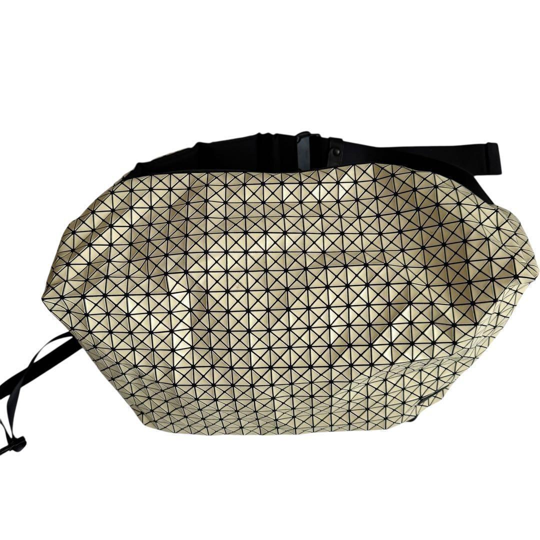 s*h様 バオバオ イッセイミヤケ メッセンジャーバッグ ショルダーバッグ アイ