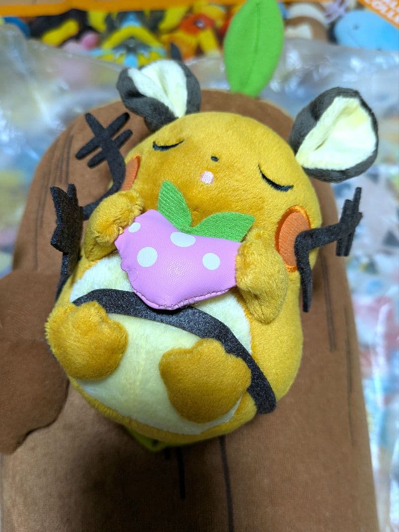 ポケモン デデンネおねむりクッション ぎゅーっときのみ