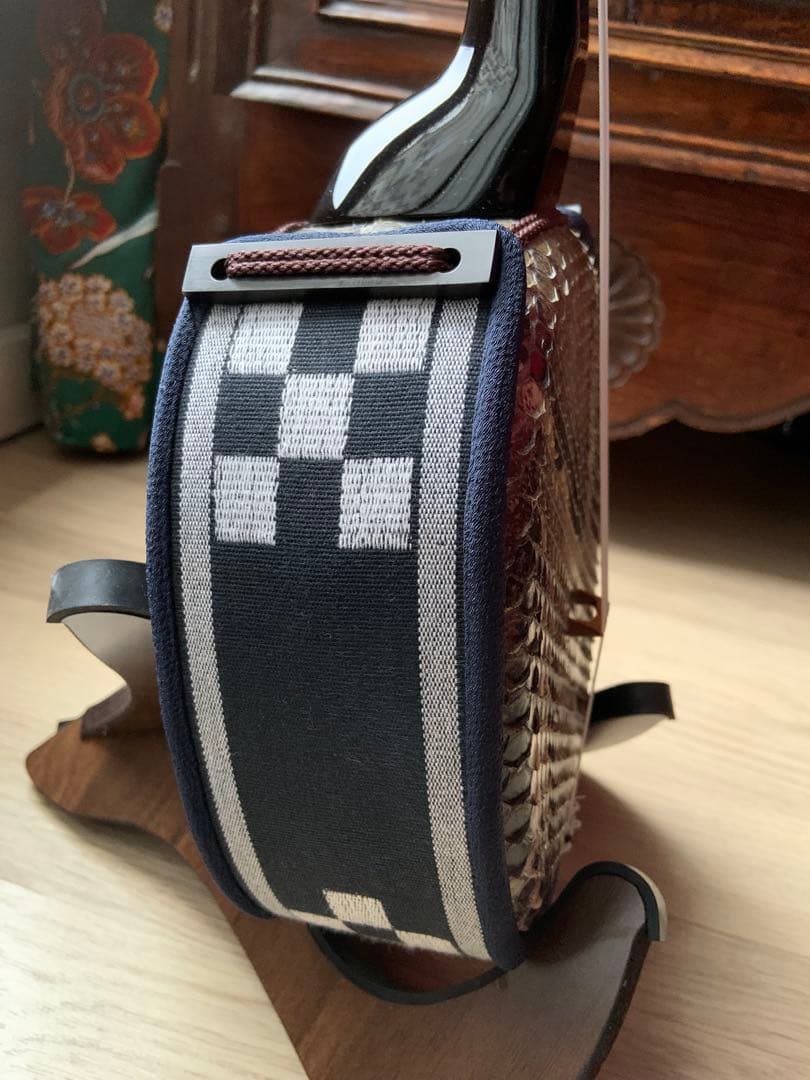 沖縄三線　与那城型　八重山黒木真黒　スンチー塗り　本張り