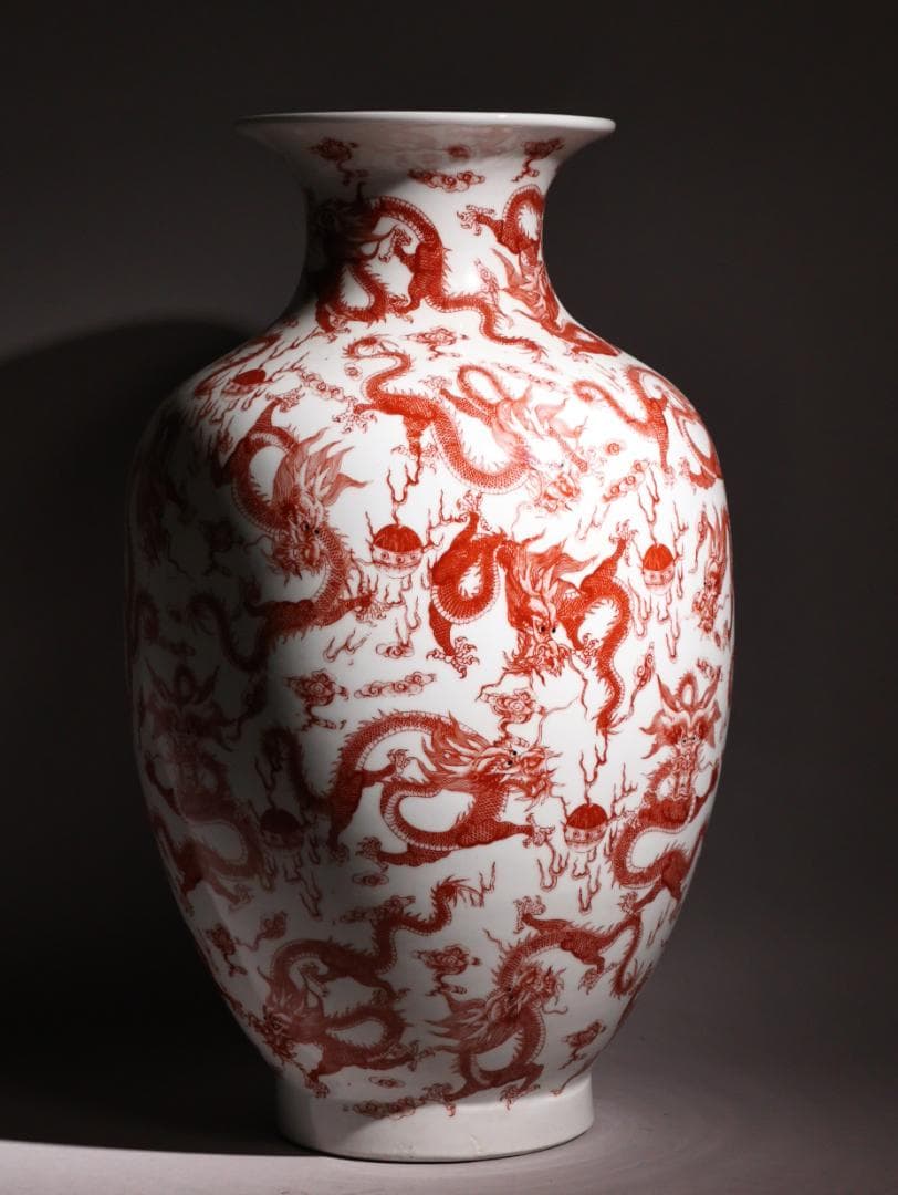 BK217　中国古玩　大清乾隆年製 銘　紅釉郡龍文様　花瓶　飾壷　壺　高40㎝