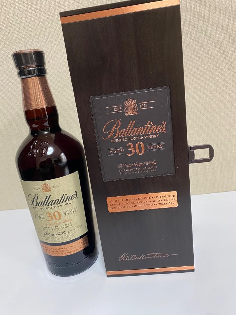 Ballantine's 30年 ブレンデッドスコッチウイスキー 木箱入り